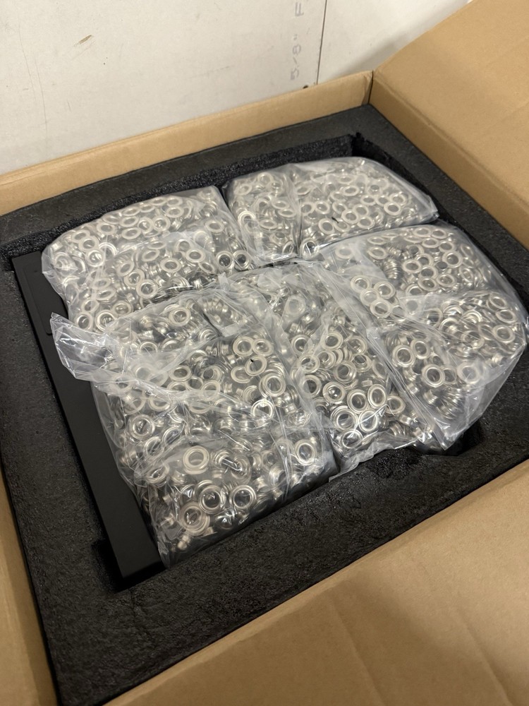 Automatic Eyelet Feeding Machine with 10,000 Grommets