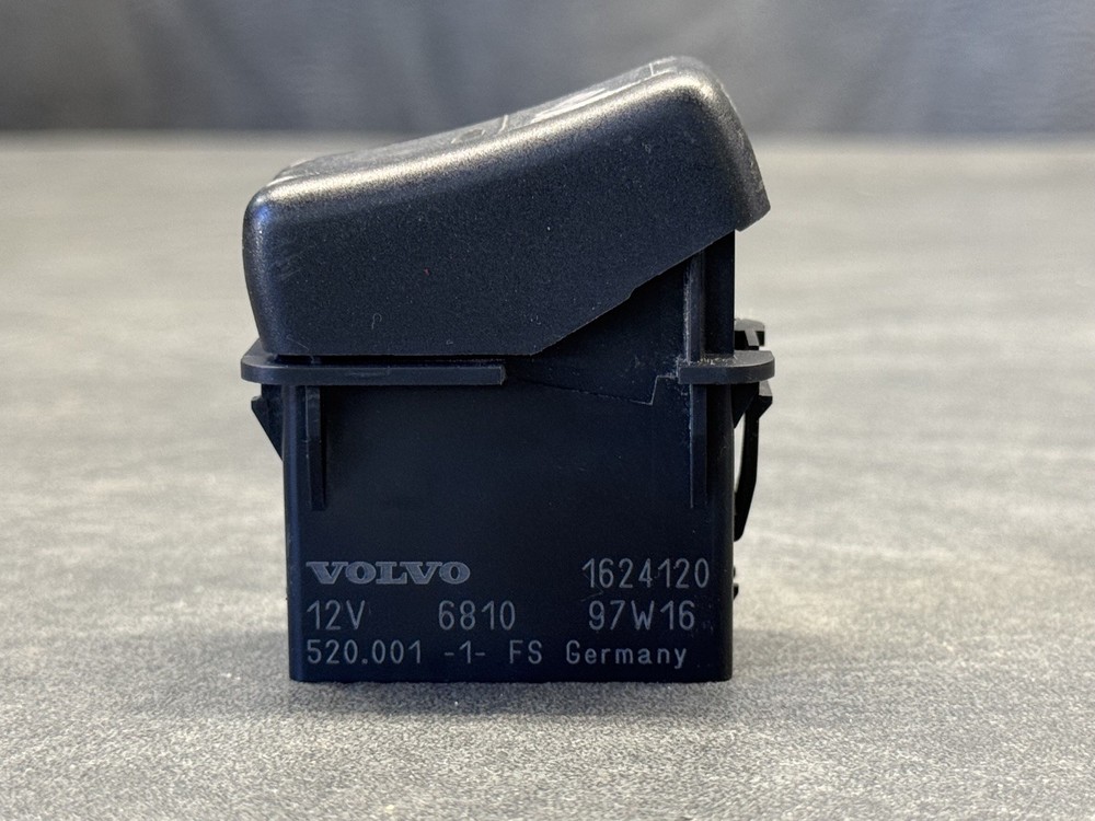 Volvo VNL 1624120 Rocker Switch WORK LIGHT OEM
