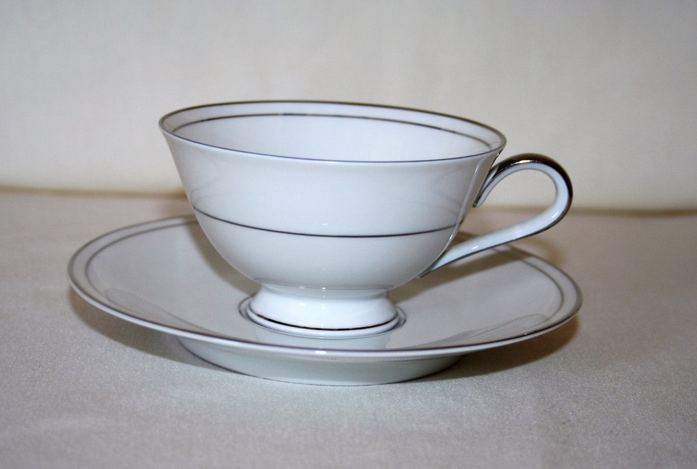 ROYAL CREST (GERMANY) PLATINUM WEDDING BAND 5 PIECE DINNERWARE PLACE SETTING