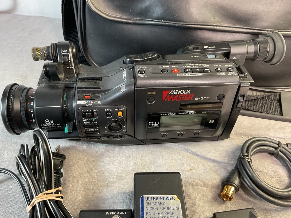 Minolta Master 8-308 Handheld 8x Optical Zoom Camcorder Bundle - Powers On