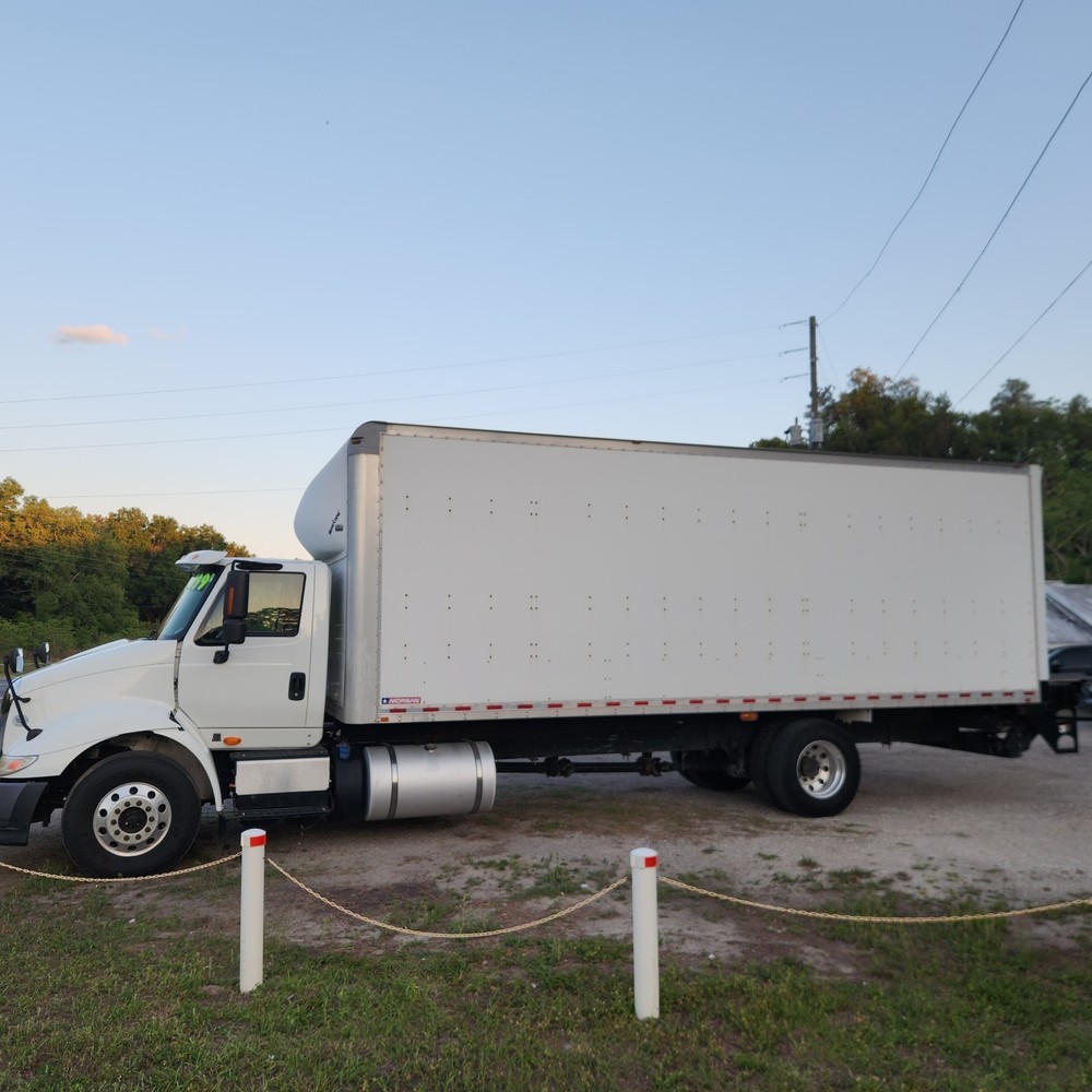 2018 INTERNATIONAL 8600 26FT BOX