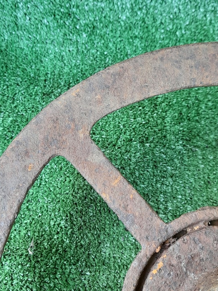 Cast Iron Wheel (23)