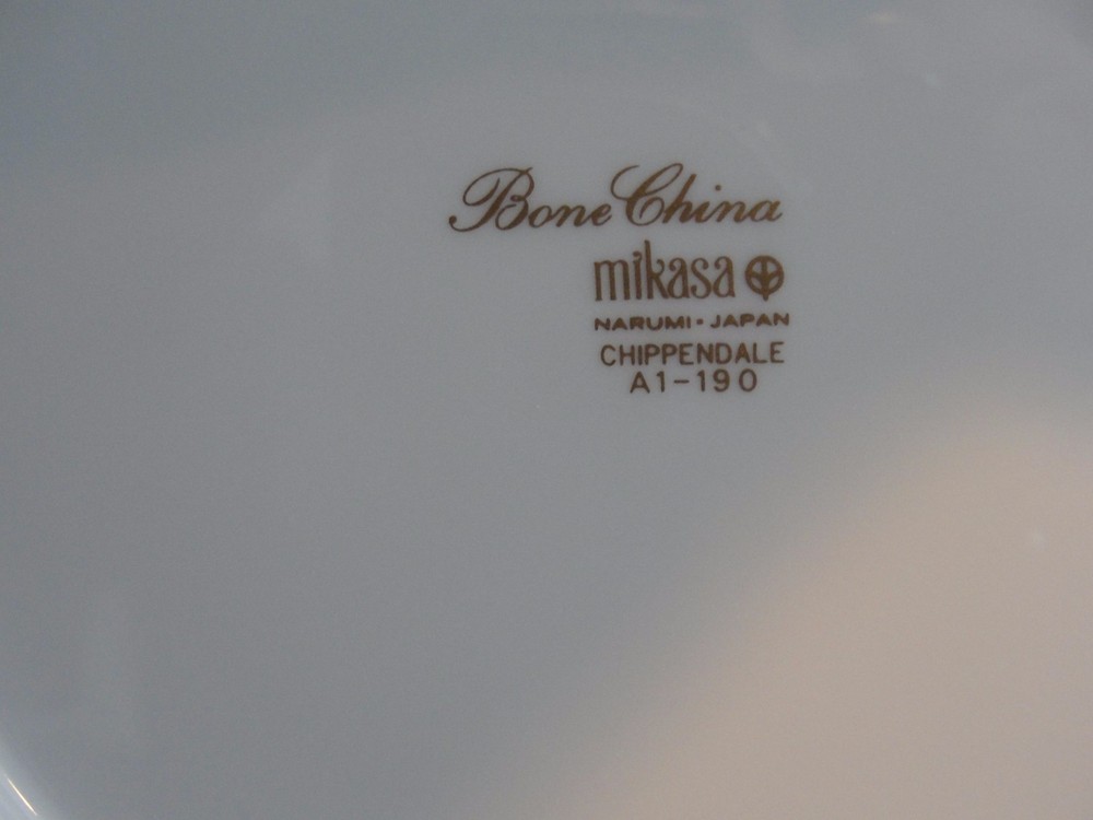 MIKASA CHIPPENDALE 2 5-PIECE PLACE SETTINGS LOT A