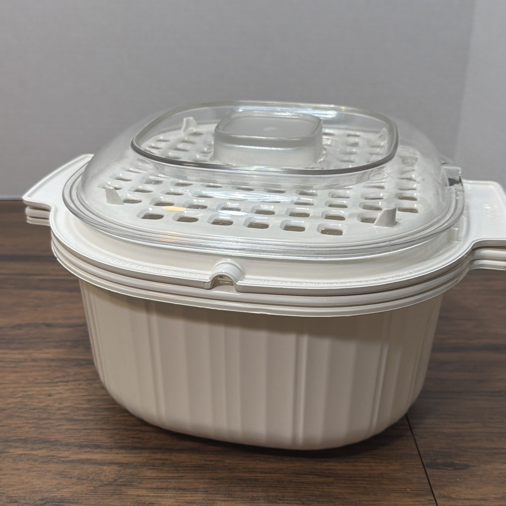 4 PC - RUBBERMAID MICROWAVE COOKWARE STACKING NESTING 3 qt w/ Lid 2 Strainers