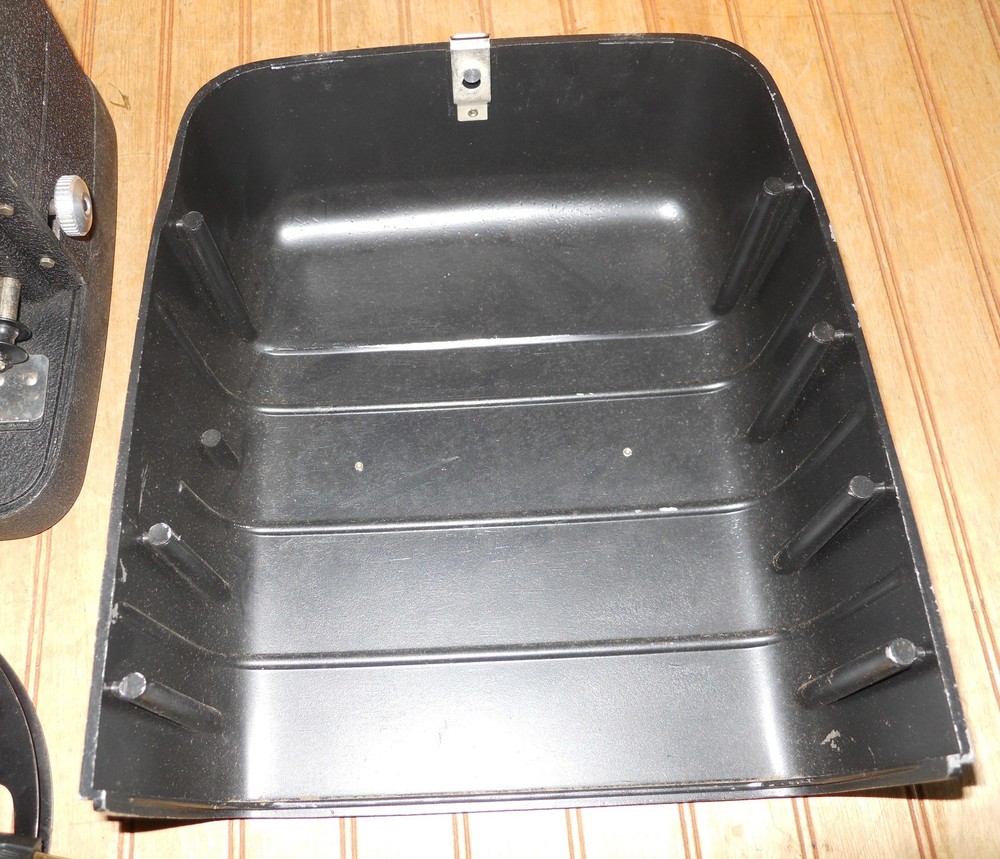 Vintage Bell & Howell Auto Load Projector Model 256 as-is