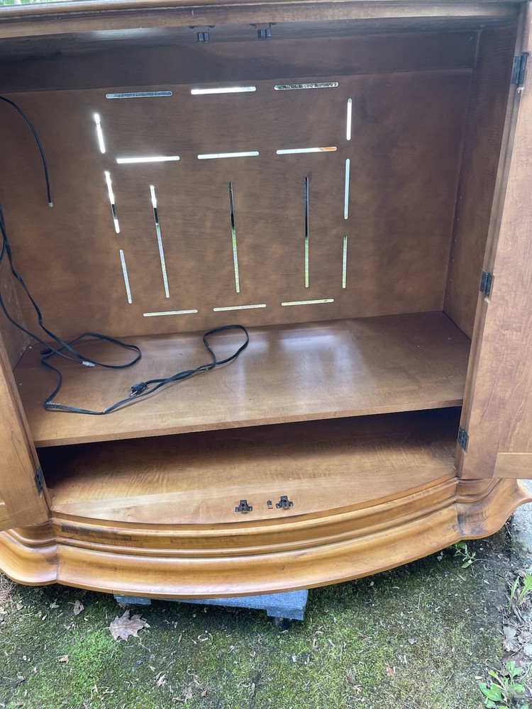Armoire Romweber Jim Peed