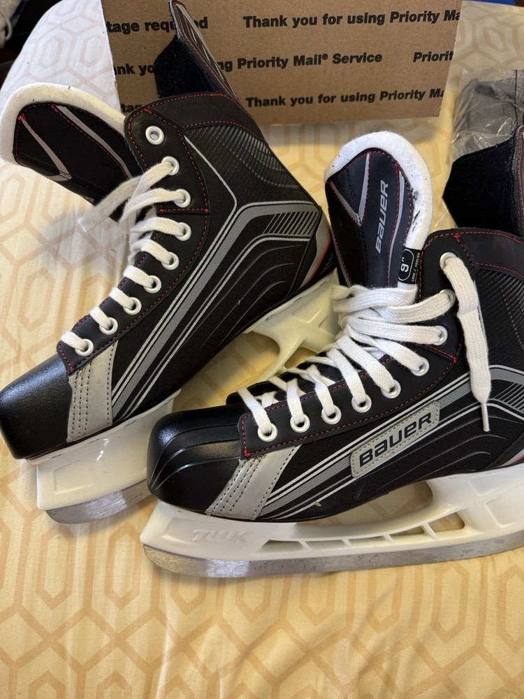 Bauer X200 Ice Skates