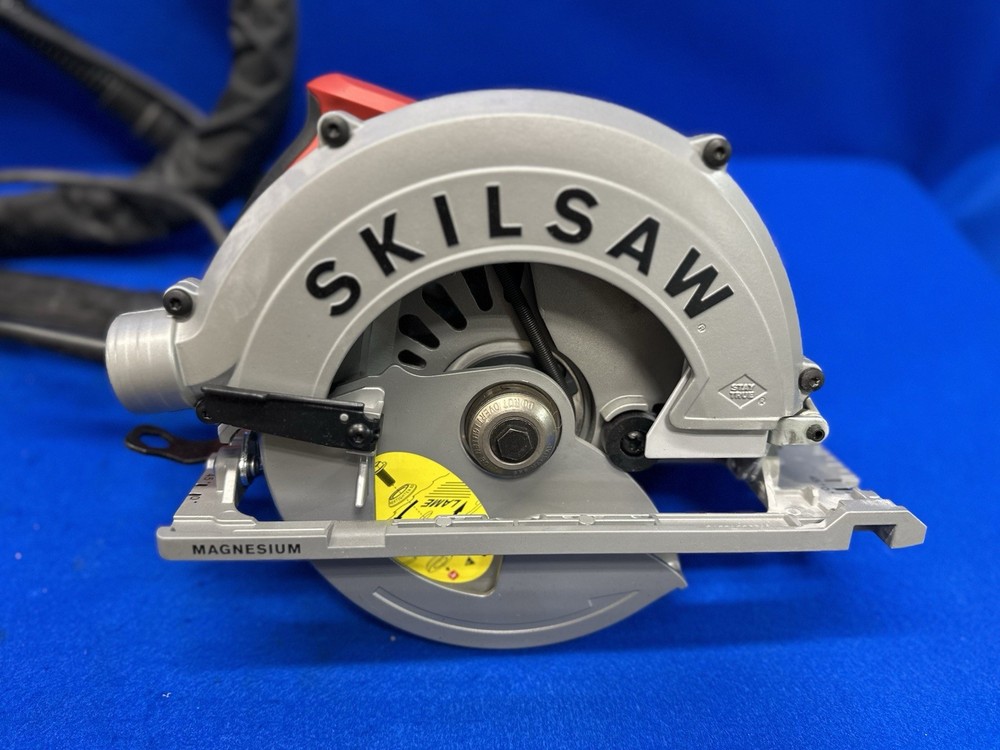 Skilsaw SPT67FMD-01 Circular Sidewinder Saw
