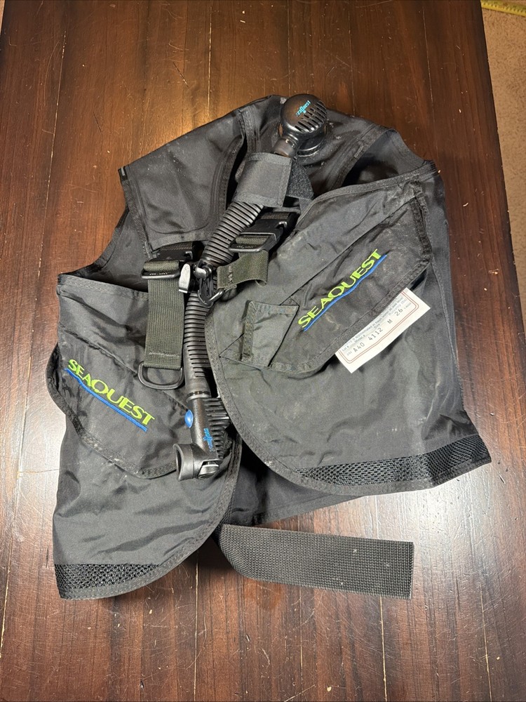 Seaquest wave scuba diving jacket - Size M.. medium