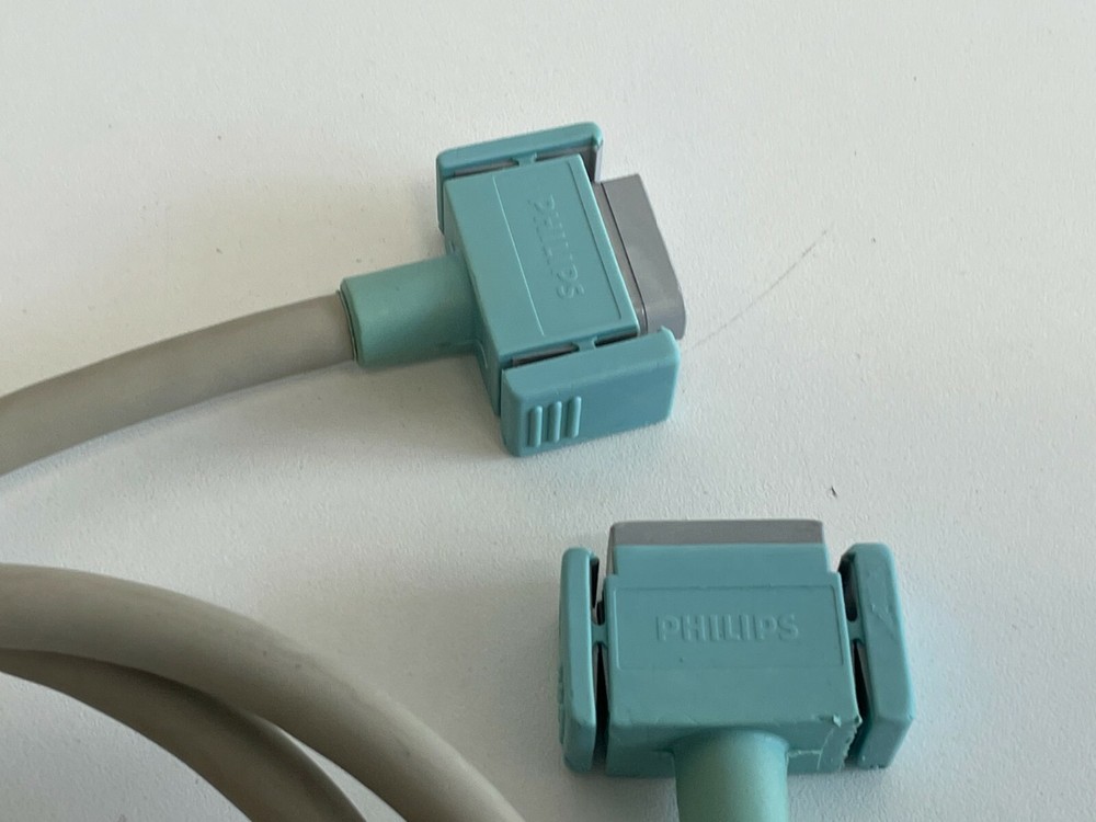 L8: Philips M3081-61602 Connector Adapter Cable