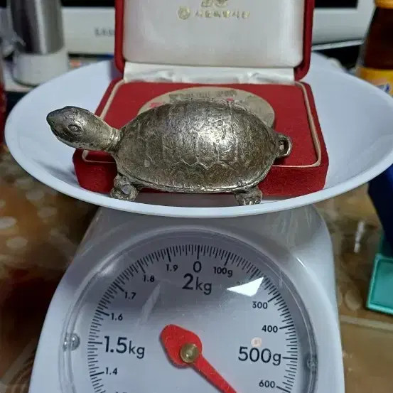 Unknown Authentic Silver Turtle Medal 700g 2625 Don