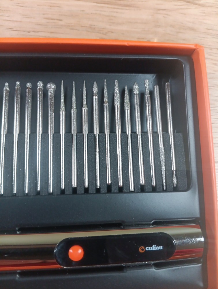 Culiau Customizer Professional Engraving Pen with 30 Bits New Open Box