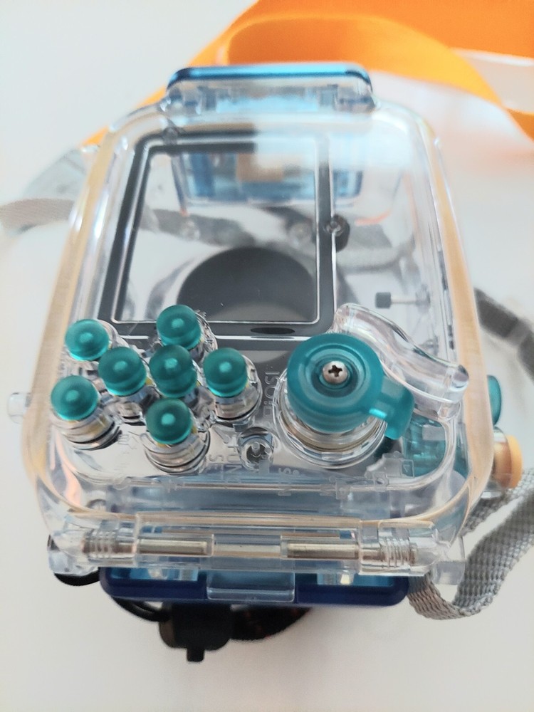 Canon WP-DC9 Waterproof Case for SD800 IS Camera. Hand/Shoulder Strap/ Diffuser.