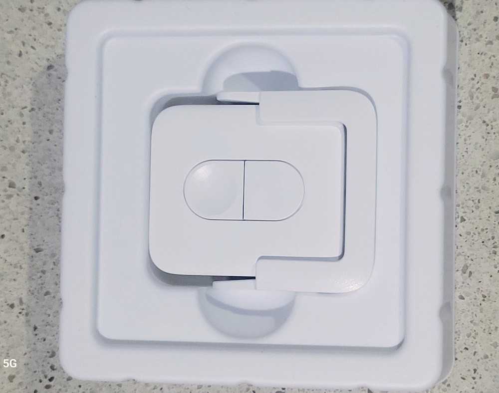 SwitchBot Hub 2 White Smart IR Remote Built-in Meter Wireless Smart Home Hub