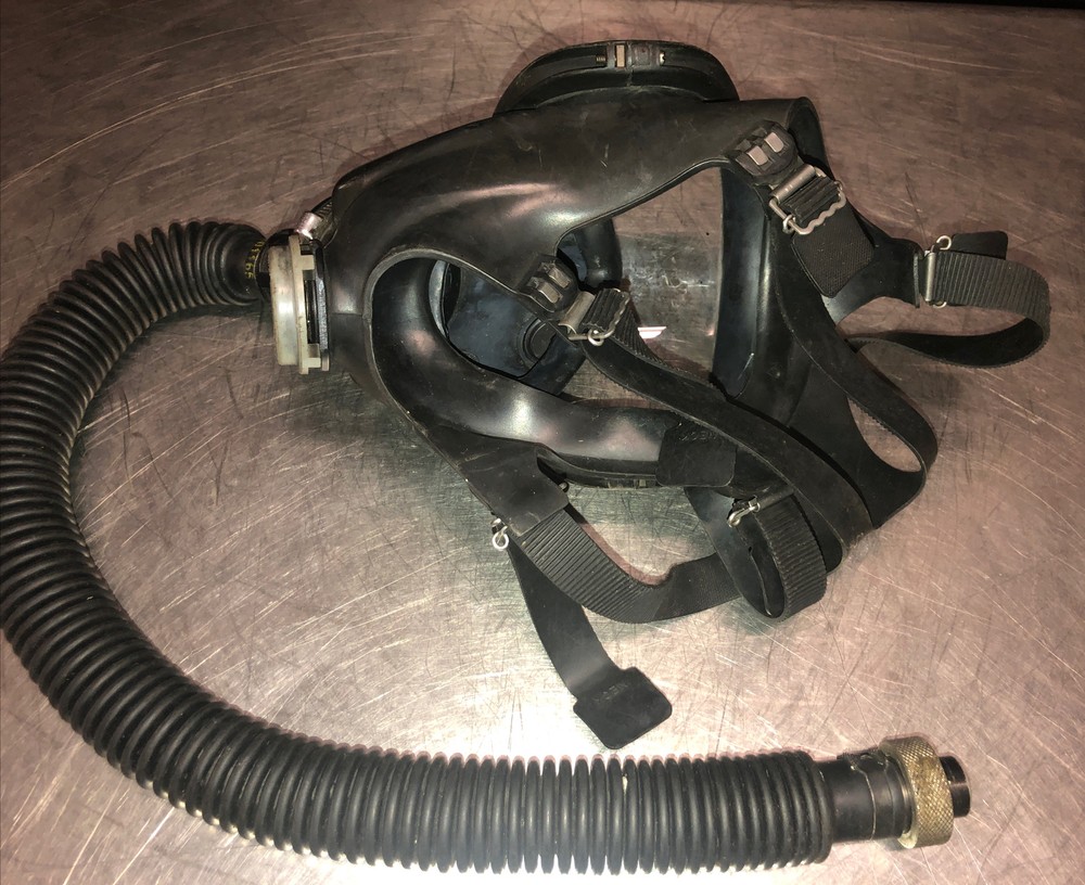 MSA BM-13D-17 MASK MEDIUM With Hose and adapter. Our #9