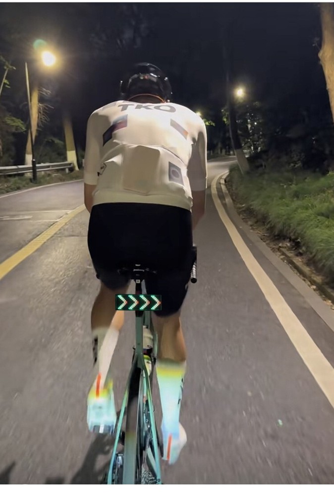 Bicycle Taillight,LED Taillight,App content edit,Bluetooth control