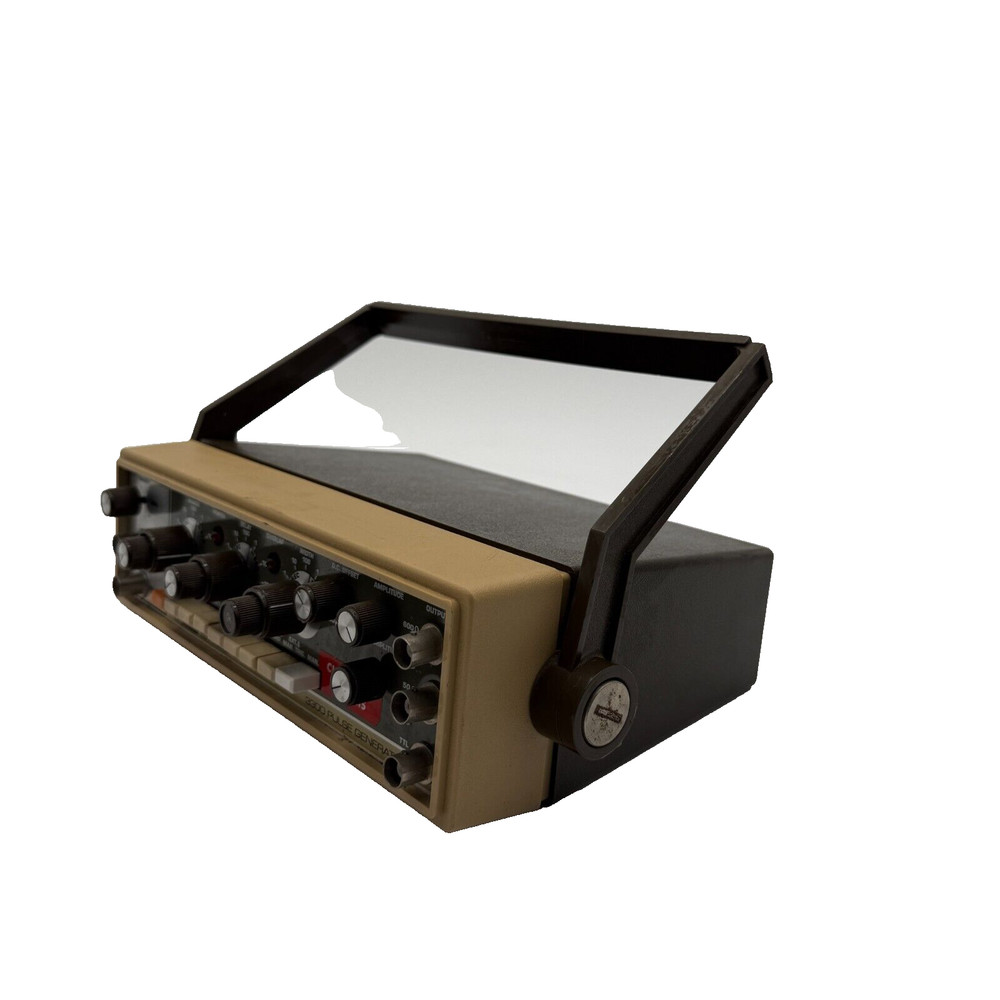 B&K PRECISION DYNASCAN CORP. PULSE GENERATOR MODEL 3300