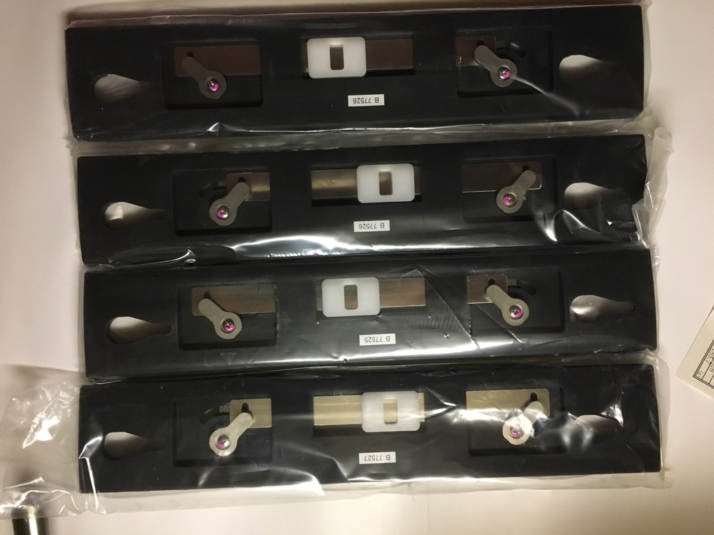 Screen PT-R8000 Tailclamps New