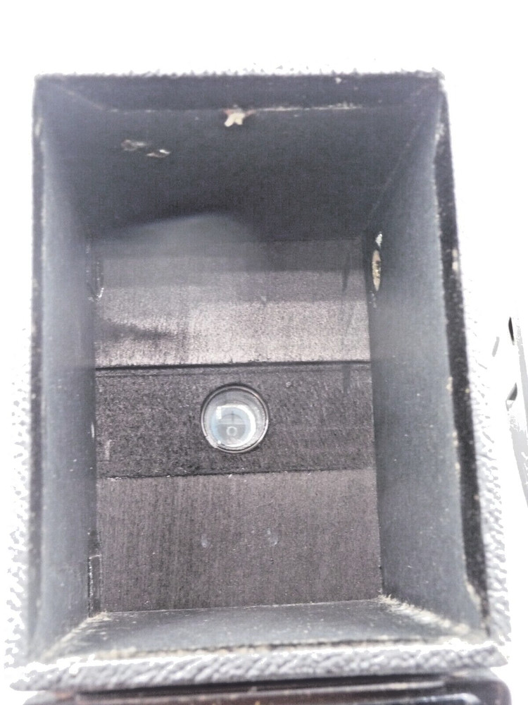 Agfa Ansco B2 Cadet box camera with partial box