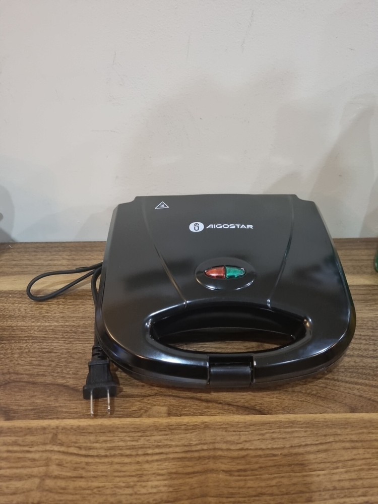 Aigostar Sandwich Maker with Non-Stick Deep Grid Surface