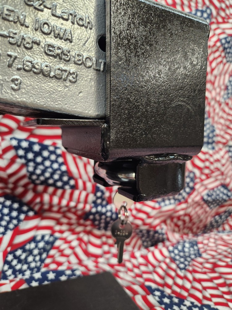 DEMCO STYLE EZ-LATCH COUPLER LOCK, FITS 2 5/16" CAST COUPLERS ONLY W/DISK LOCK