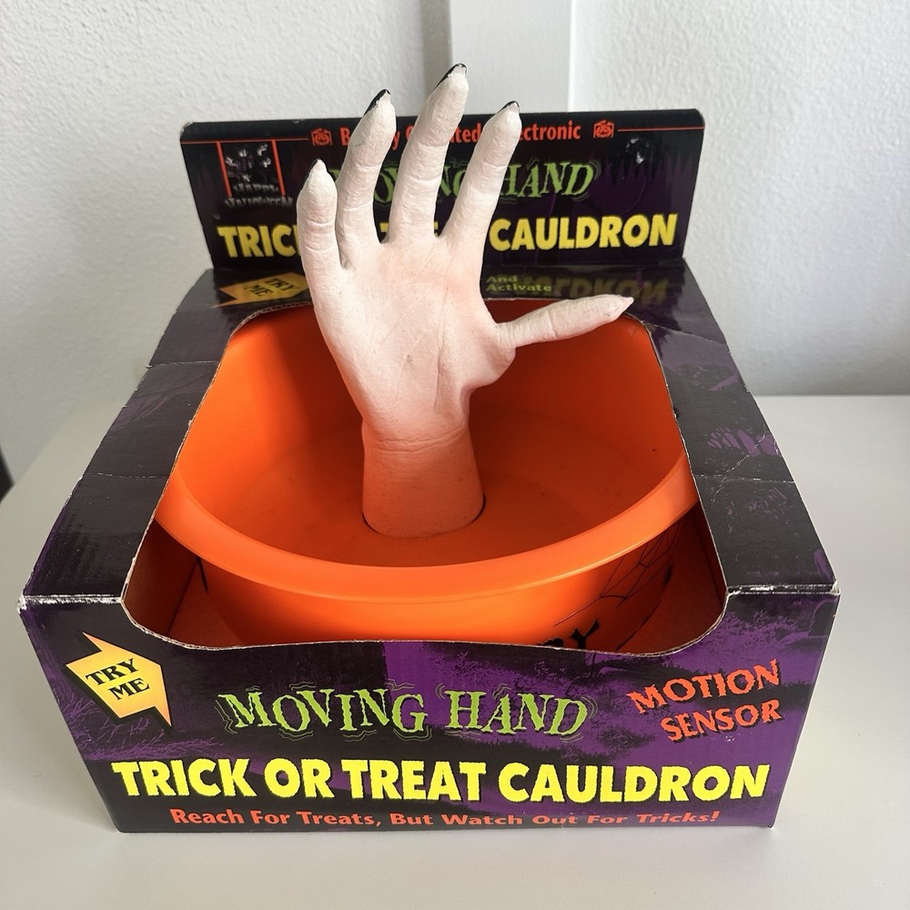 READ! Motion Activated Talking Halloween CANDY BOWL CAULDRON Hand Does Not Work!