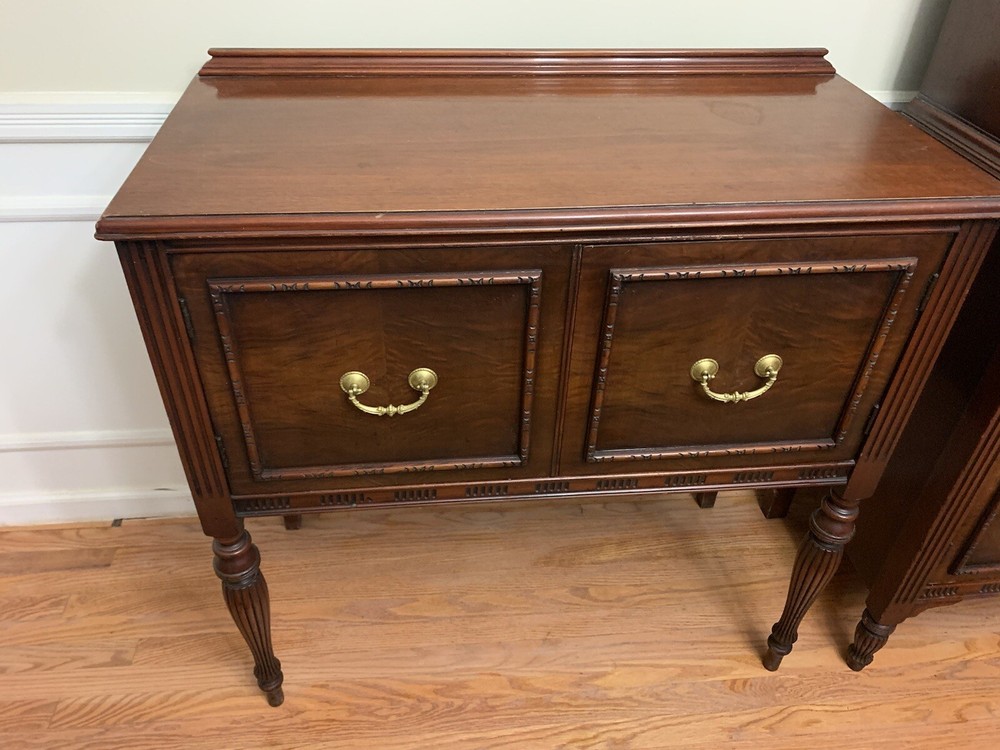 Antique Chippendale Style Mahogany Sideboard Buffet Cabinet Server