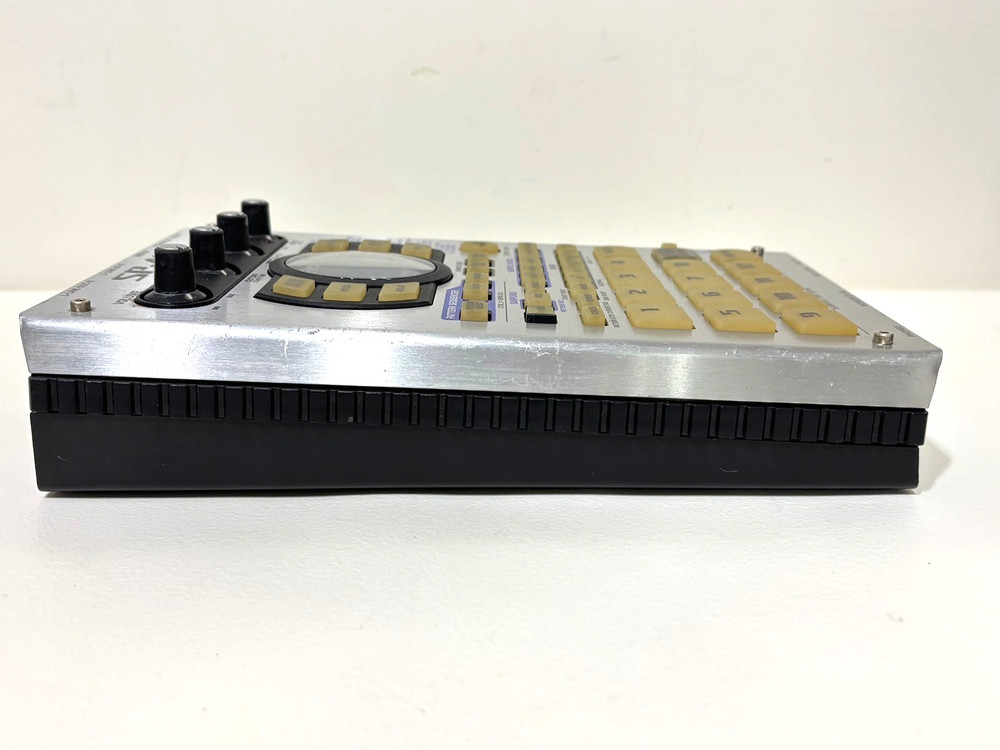 ROLAND SP-404 Portable Linear Wave Sampler From Japan