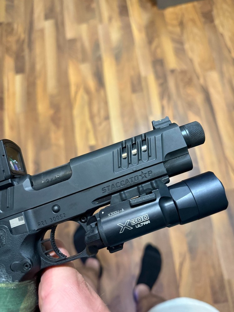 SureFire X300U-A Handgun Weapon Light - Black