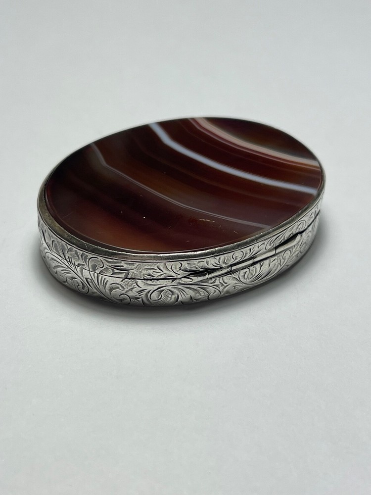 Antique Engraved Sterling Silver Agate Snuff Box (33.2 grams)
