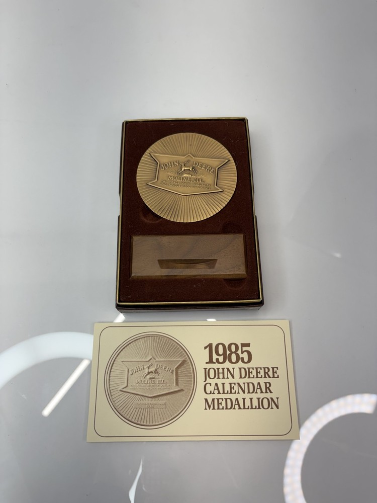 1985 John Deere Desktop Calendar Medallion