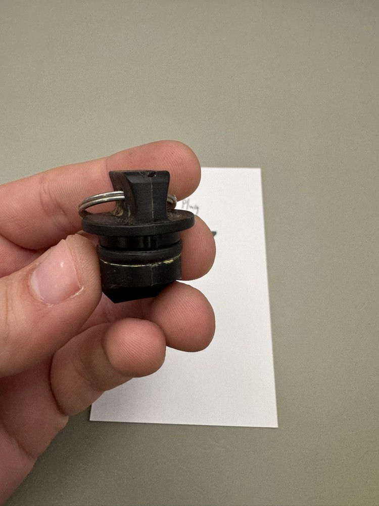 AGD Automag Power Feed Plug Black