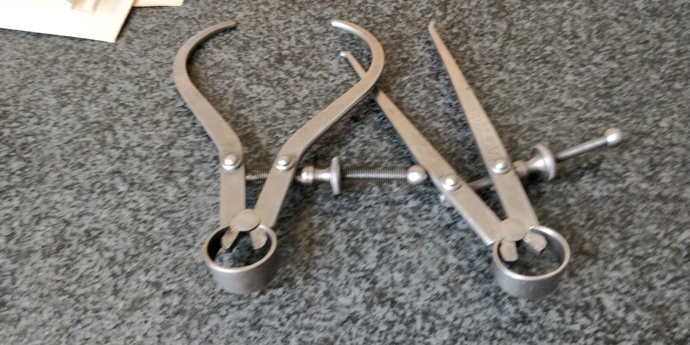 nice STARRETT 4" 73 + 79 Inside + Outside Calipers