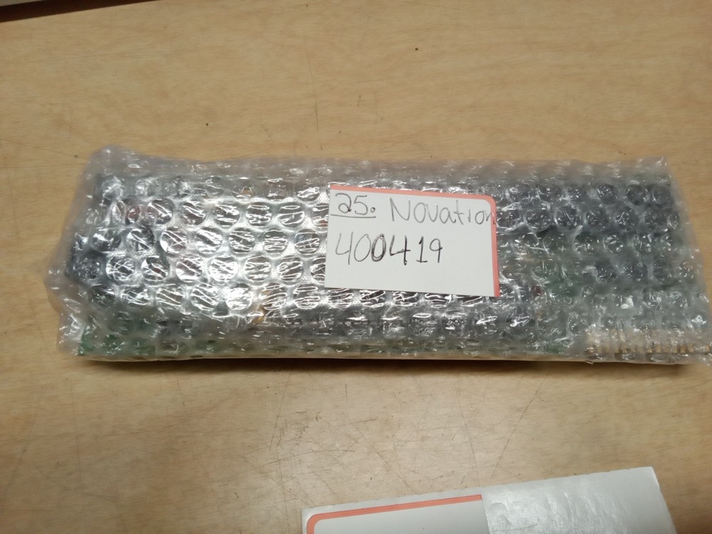 Novation 400419 Modern Card