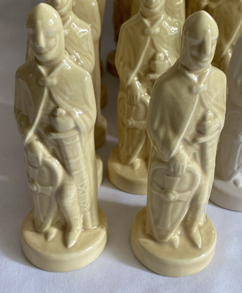 Vintage Alberta's Molds Ceramic Chess Set 32 pc 1973 READ