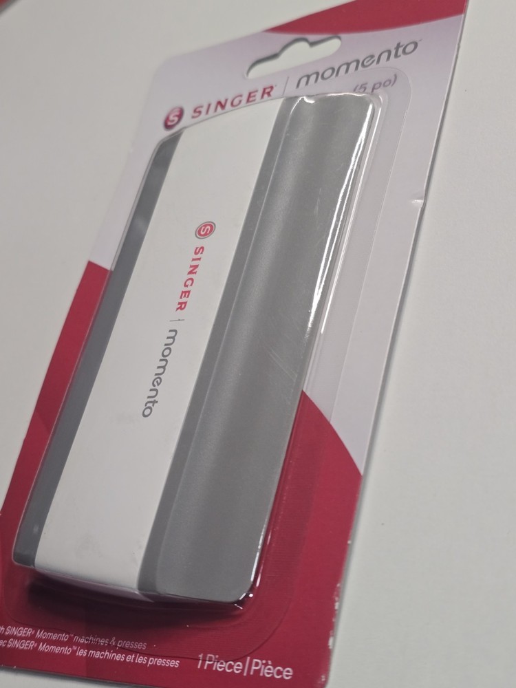 SINGER® MOMENTO™ 5 inch Scraper