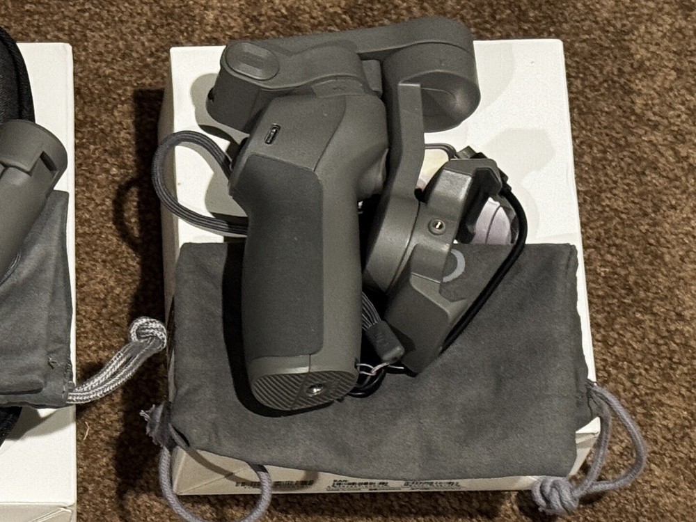 DJI Osmo Mobile 3 - Gimbal Stabilizer