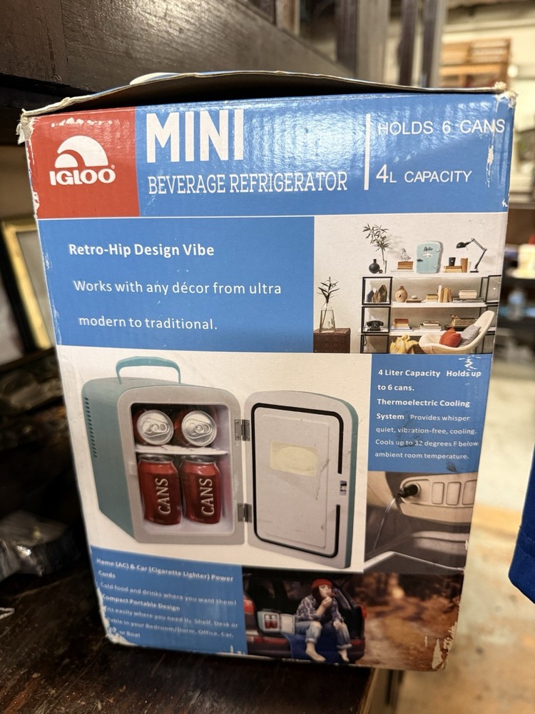 Igloo Mini Fridge Beverage Refrigerator
