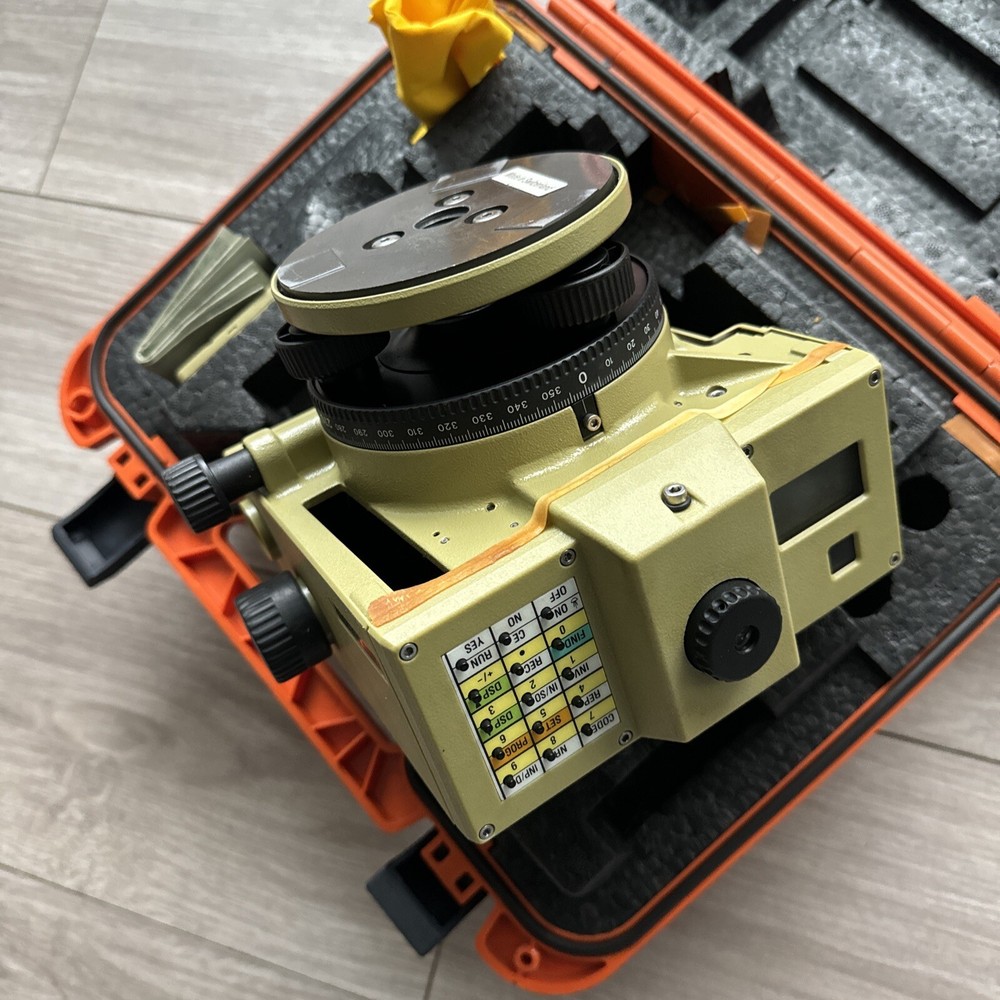 Leica Wild NA2002 Precision Digital Level With Case