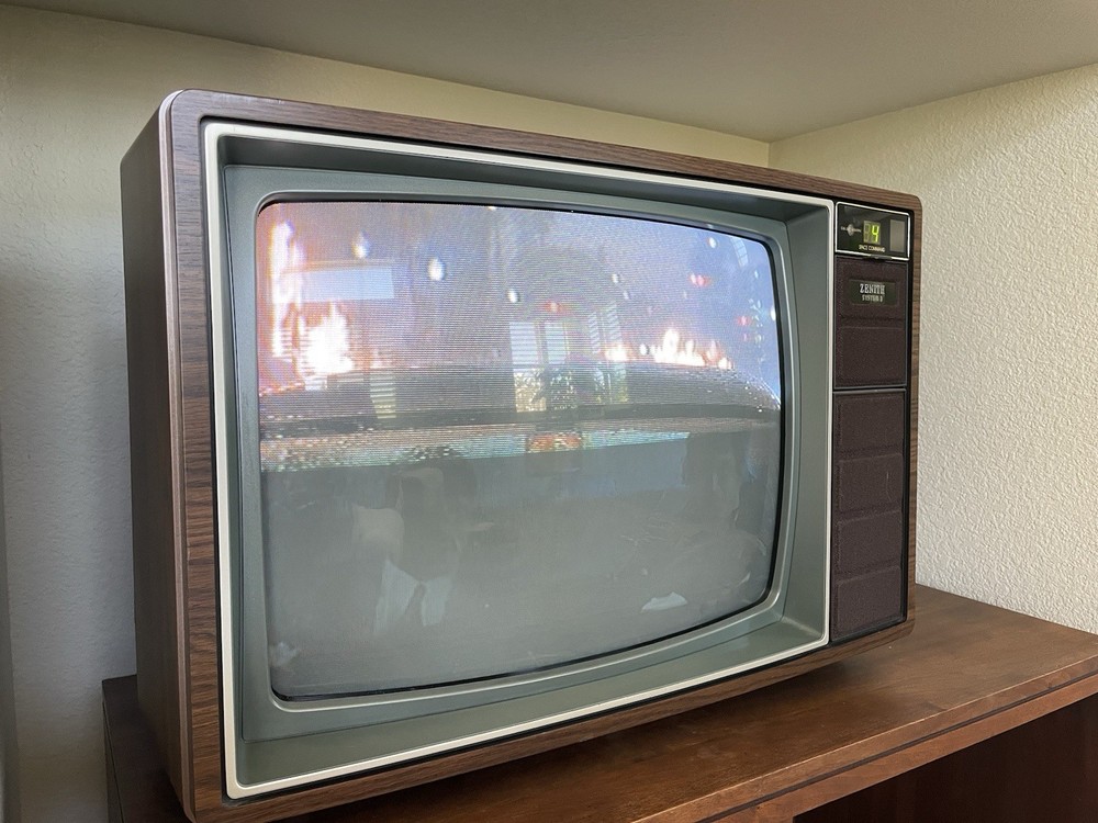 1985 Zenith SA1927W System 3 Space Command 19" CRT TV