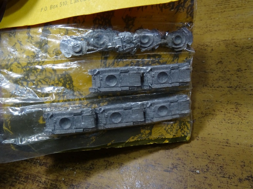 in service miniatures 7004 IMP. Centurion w/ Reactive armor