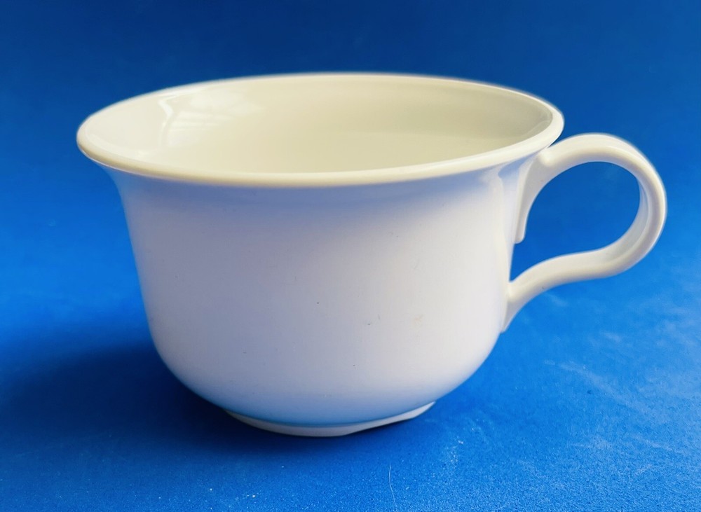 Western Airlines White Coffee Cup with handle by Plastics Inc.