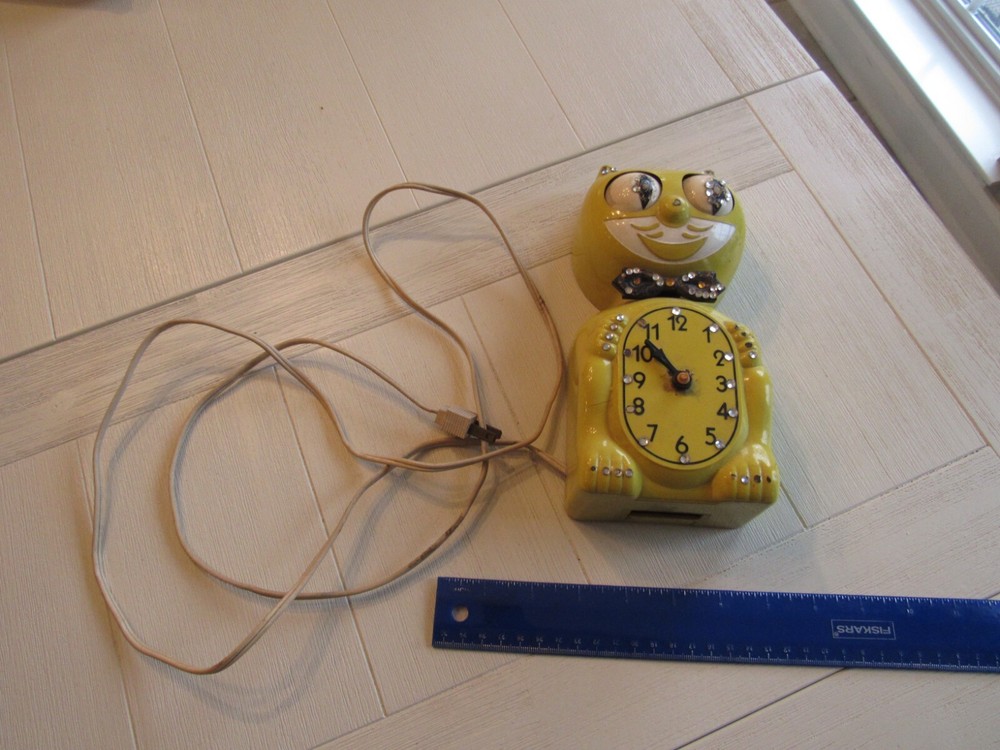 Antique Kit Cat Clock Electric Yellow