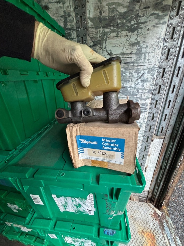 RAYBESTOS MC39328   MASTER CYLINDER   9W 'READ THE LISTING ''