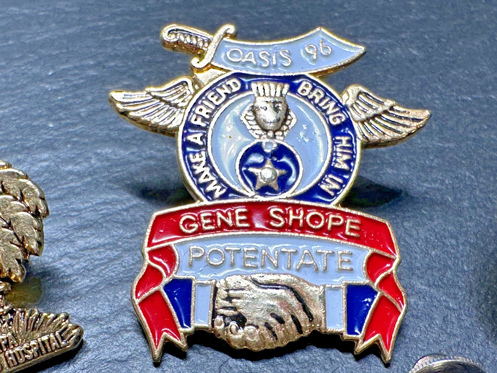 5 DIFFERENT VINTAGE SHRINER PINS I181