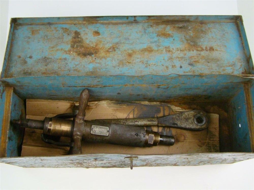 Mueller E-4 Drilling Machine
