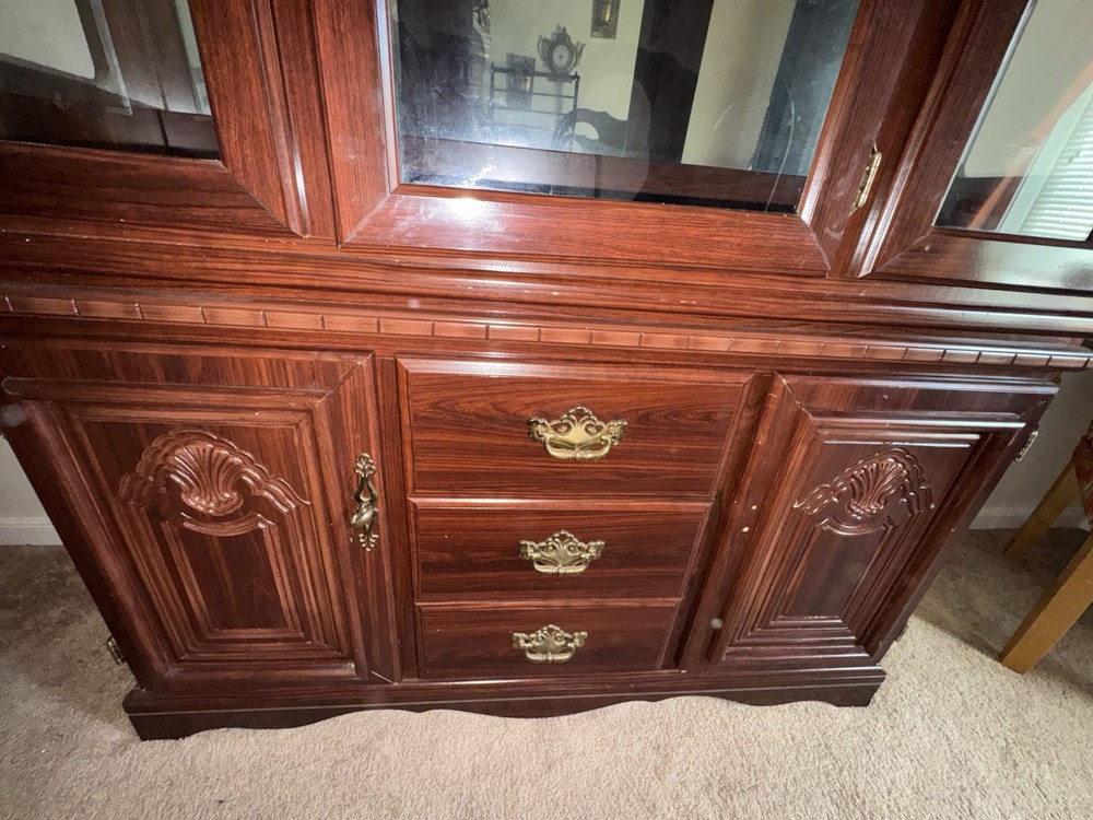 Dining Room set $800 (Buffet, Hutch, Table And 6 Chairs)