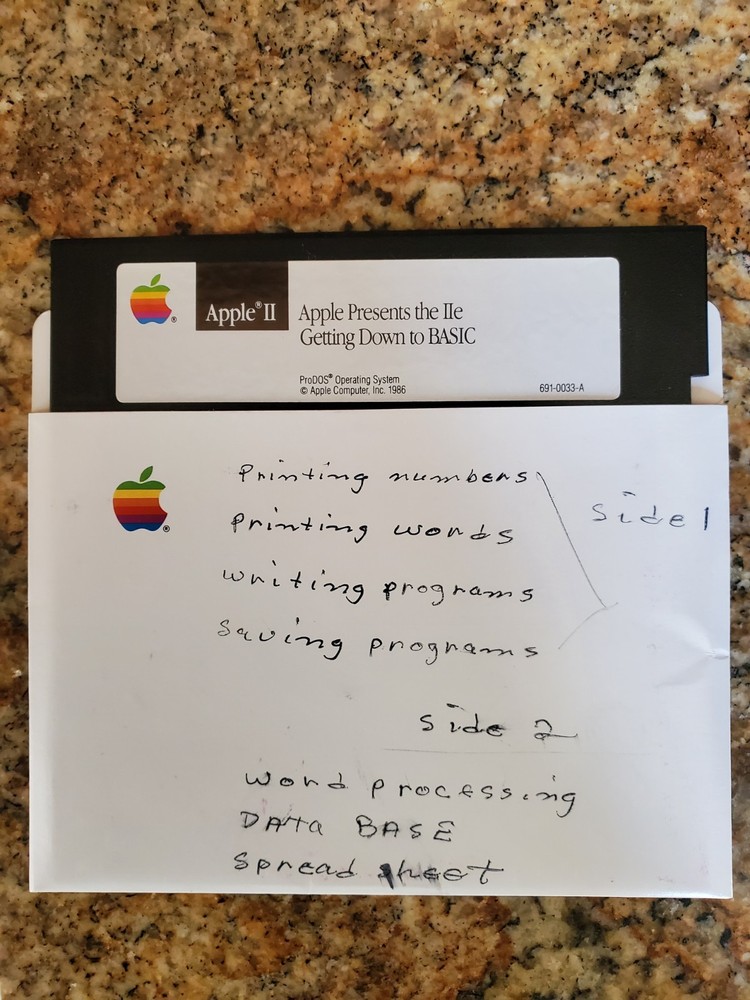 Apple II Software :  APPLE PRESENTS IIe & Getting Down to Basic
