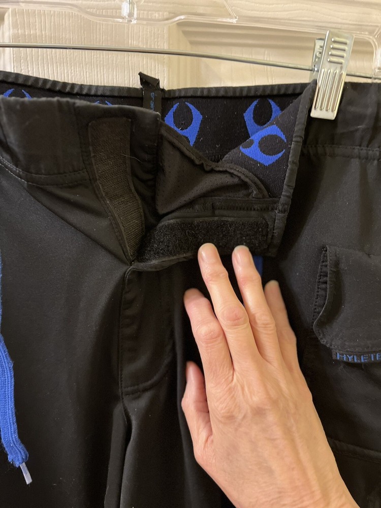 Hylete Mens Drawstring Shorts. Size Medium Black.