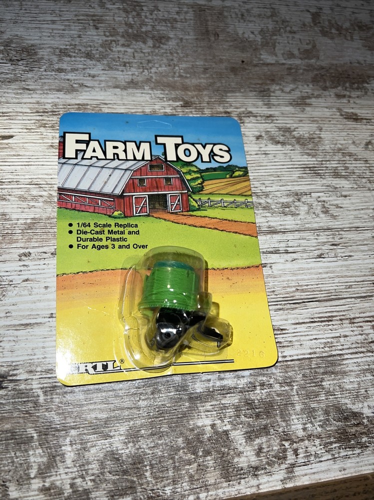 1/64 Scale Deutz Allis Round Bale Grinder Ertl Implement